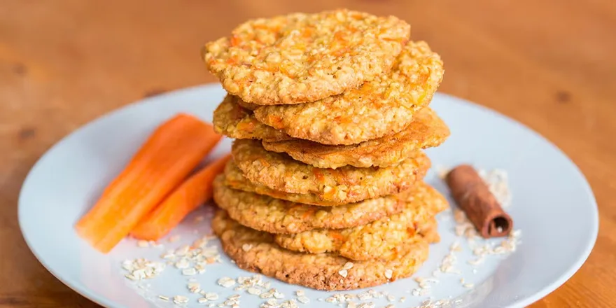 Galletas de zanahoria y avena. Es una muy buena forma de hacer que los niños “picky” coman una porción de zanahoria y avena.