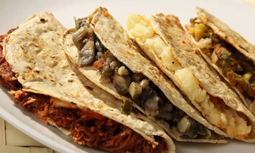 Envueltos de deshebrada. Una receta sencilla y rica.