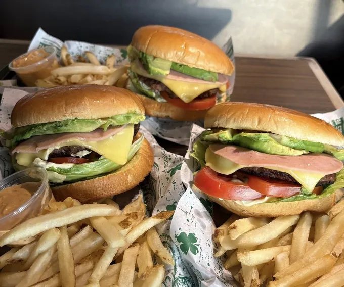 Según los estudiantes del Tec de Monterrey, estas son las mejores 3 hamburguesas al carbón de la zona