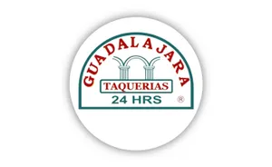 Taquerías icónicas. ¿Tacos 24/7? Sí. En San Nicolás, Taquería Guadalajara ofrece tacos de barbacoa bañados estilo tlaquepaque desde 1981