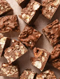 Navidad 2025. ¿Regalos de último minuto? Te compartimos 3 boutiques especializadas en postres, confitados, toffee y dulces de nuez en San Pedro