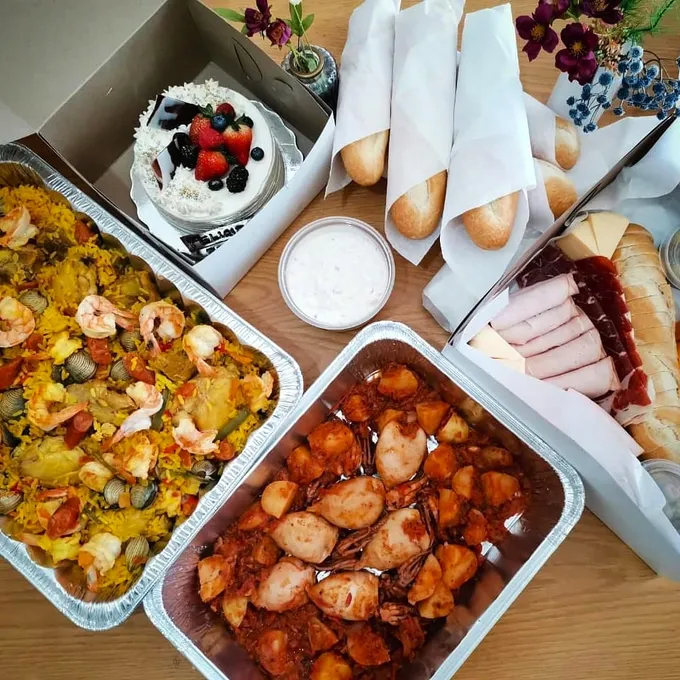 Infografía. Nos recomendaron 7 opciones de catering con todo incluido para que no batalles NADA en tus próximos eventos