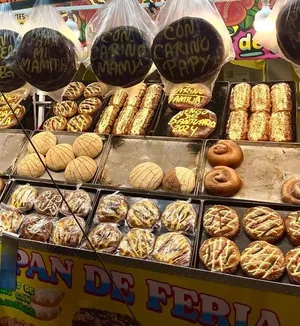 Navidad 2025. Ruta de mercados. El tradicional Mercadito de la Basílica de Guadalupe: variedad muy amplia de antojitos, postres, dulces y comida mexicana