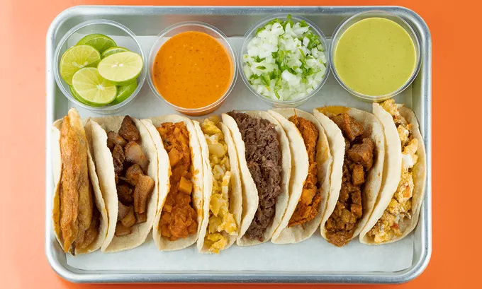 Héroes del servicio Coca-Cola. La taquería que recibe 600 clientes diarios en San Pedro