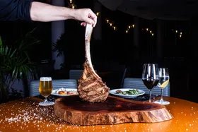 El restaurante que fusiona el ambiente familiar con el buffet y los cortes de carne al estilo del churrasco brasileño: Divina Carne. Aquí 5 razones para visitarlo