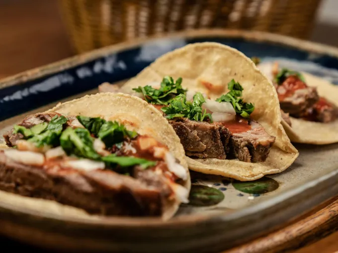 El pueblo que se niega a callar: entre tacos y redobles