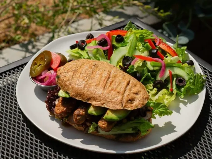 Adivina: ¿Cuáles son los restaurantes saludables más fresas de San Pedro?