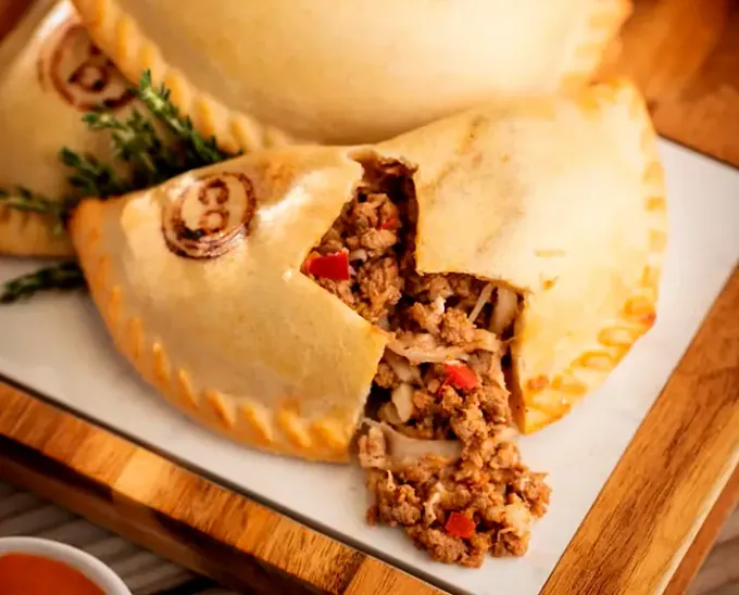 ¿Comida completa por $159 o menos y sin tanta carga calórica? La respuesta, empanadas argentinas, Aquí 4 opciones.