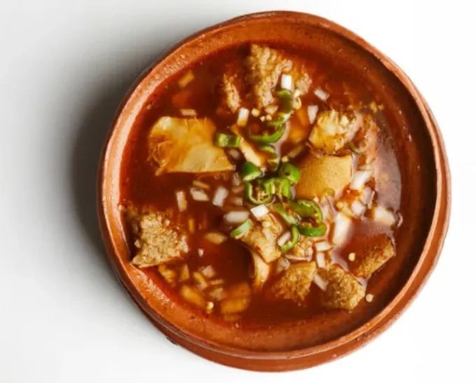 Uno de los restaurantes con mayor tradición ya tiene su “Platillo Icónico de Nuevo León”: Menudo Don Luis. Si no lo conocías, ya estás tarde