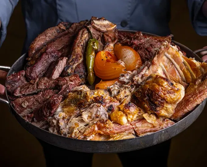 Algunos de los restaurantes mas icónicos de NL están sobre el río Santa Catarina… Pero, ¿No debería de haber más?