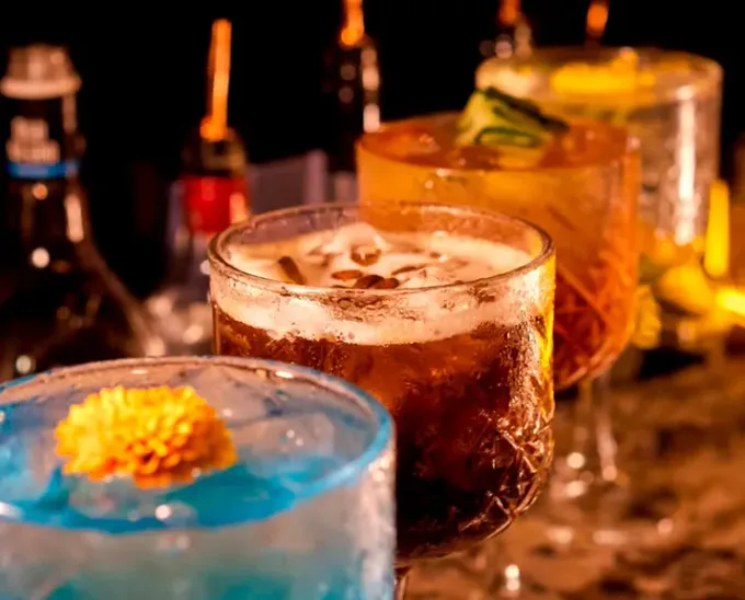 MAUI, la joya del Barrio Antiguo con su fusión cultural y coctelería de autor ¿Ya fuiste?