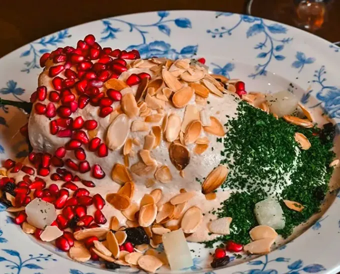 8 restaurantes premium que ofrecen chiles en nogada en esta temporada. ¿Cuál te falta?