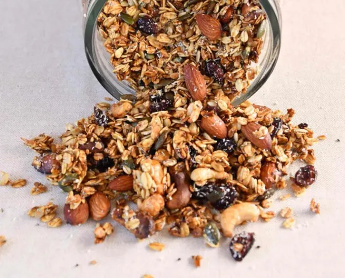 Granolas locales con opciones keto y sabores únicos.