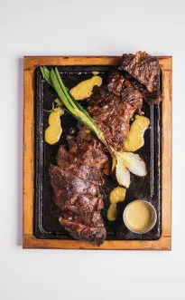 Oreada por 8 horas y asada al mezquite, la Carne Zaraza de Arrachera Asada de El Jonuco, ya es un "Platillo Icónico de Nuevo León"