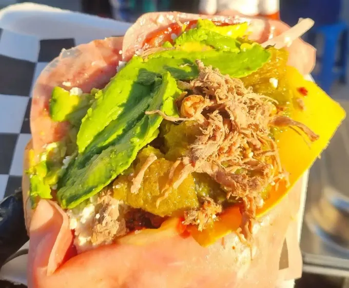 Infografía. Tortas gigantes, cantidades groseras de aguacate y excelentes precios. Aquí las top 7 tortas callejeras de Monterrey