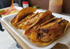 Taquerías icónicas. “Tacos del Muerto", de orgullo local a referencia de NL en el extranjero: de cómo la guía Michelin reposicionó a esta taquería