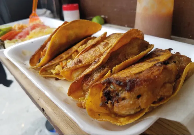 Taquerías icónicas. “Tacos del Muerto", de orgullo local a referencia de NL en el extranjero: de cómo la guía Michelin reposicionó a esta taquería