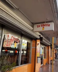 En Colegio Civil se encuentran las originales tostadas siberia, quienes inventaron el platillo en 1946 e hicieron historia en la gastronomía de NL