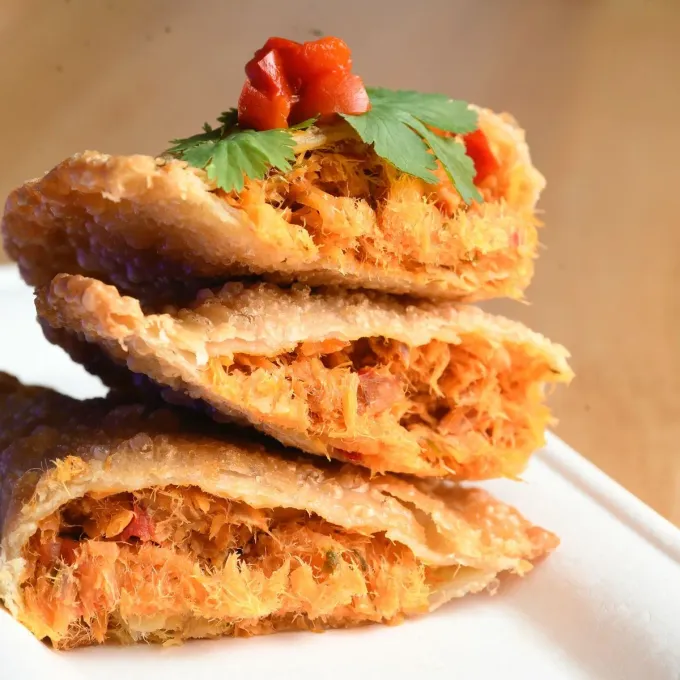 RECETA. Empanadas de carne con papel de arroz y Picadillo de ajo negro con piñones, dos platos ligeros y saludables al estilo Mamá de Rocco