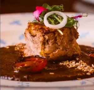 Tatemate: Prueba los moles típicos de los diferentes rincones de México con su Festival de Moles.