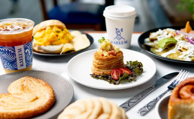 Cafés de NL. 3 propuestas en Distrito Tec enfocados en crear, cada uno, su propia bebida icónica: pour over, matchas y tés