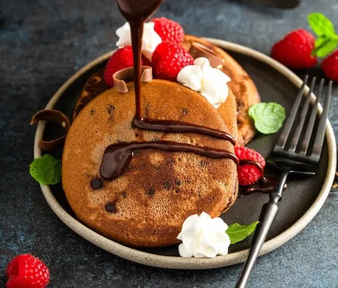 RECETA. Tres postres al estilo Mamá de Rocco: Supermodel pancake, Pudín tradicional de miel con jengibre y Chocolate chai