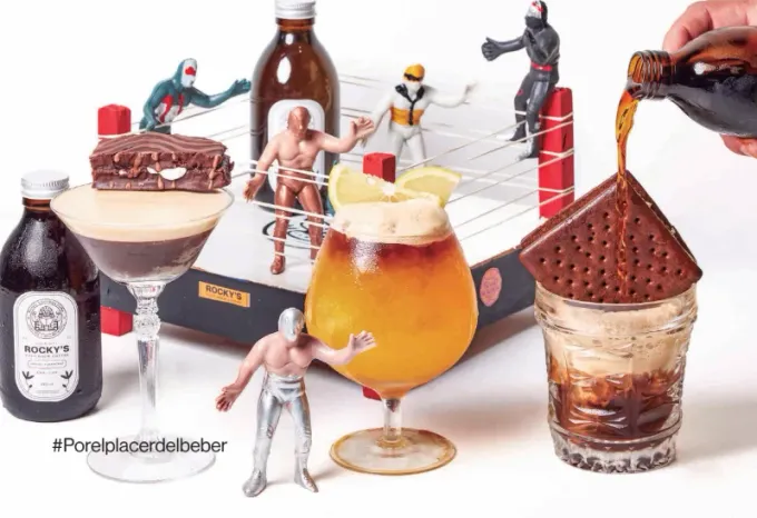 ¡Respetable público! Lucharán a dos de tres caídas, sin límite de tiempo