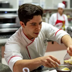 Aldo Roccatti: El chef que fusiona la alta gastronomía con la nutrición y el bienestar