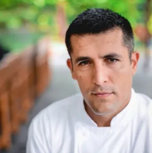 Juan Pablo Loza: Gastronomía de mar y el arte de consumir con consciencia