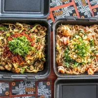 Tendencia: los noodle bars, diseñados para crear tu wok a la medida con verduras, carne, pollo, tofu, y más de 7 salsas. Aquí Nooda y Toshi Tiger en MTY