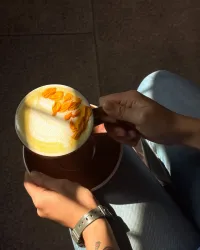 'Golden milk' o leche dorada, la bebida originaria de la India que combina la salud con lo 'trendy'. Aquí 6 cafés que ya la ofrecen en San Pedro y Monterrey