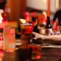 Hay dos lugares en Monterrey que han sido reconocidos dentro del Top 30 mejores bares y bartenders de México: Ajenjo y Vini the Bar. Felicidades por su Shaker Award