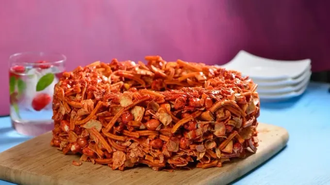 RECETA. ¿Verás el Súper Bowl en casa? Sorprende a tus invitados con estas botanas rápidas de preparar: Dip de hummus, Pizzitas y Rosca de papitas con chamoy