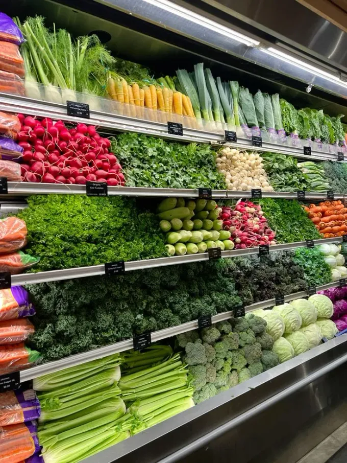 ¿Cómo podemos comer orgánico sin elevar el presupuesto? Nuestros expertos te ofrecen una guía con tips sobre qué vale la pena comprar