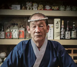 El famoso chef Yoshi (✝︎) La barra del Tenpu, entre las mejores piezas de sushi y lecciones de vida