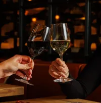 ¿Qué vino elegir para la cena de San Valentín? Carlos "el Sosofróstico" Solares nos comparte una guía de las mejores botellas para una velada en pareja o con amigos