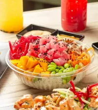 Infografía. El poke bowl: una ensalada fresca y ligera que combina vegetales y semillas con el pescado. Aquí 7 opciones en MTY y SPG para armar un poke a tu gusto