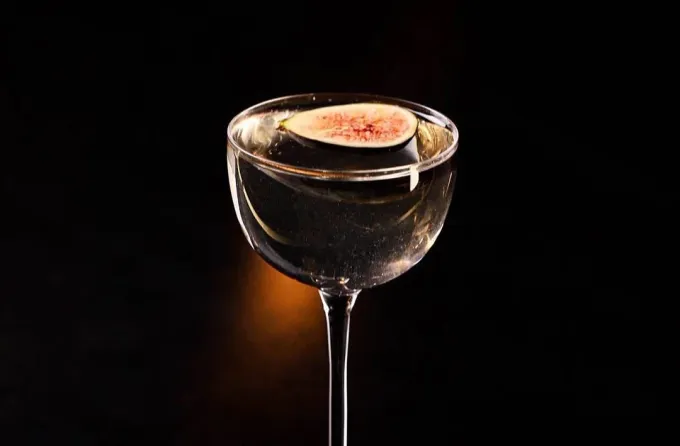 ¿Qué pasa cuando la mixología se combina con cortes de carne premium? Handshake, el mejor bar mexicano y el segundo mejor del mundo tendrá un pop-up en Holsteins SPG