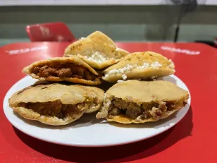 "Si vas a comer gorditas en el centro de Monterrey tienes que ir a..." Aquí las 3 recomendaciones que nos hicieron nuestros lectores sobre sus opciones de confianza