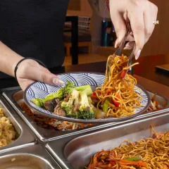 Las tendencias gastronómicas en Nuevo León se contradicen entre sí. Después de la comida 'fit' parece que siguen los buffets... ¿Por qué será?