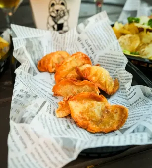 ¿Cerveza artesanal, comida oriental y vinilos japoneses? ¡Sí! Aquí más sobre el evento entre Almacén 42, Saikaido Noodls y Backtrack Vinyl este 14 de marzo