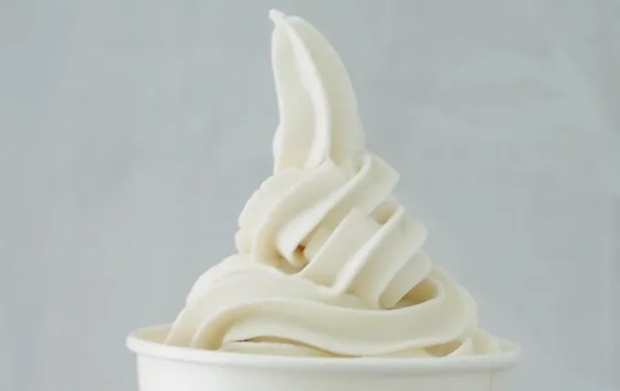 ¿Conoces el soft serve? Es el helado suave en forma de espiral que sirven en McDonald's. Ahora también lo ofrecen en las heladerías de NL y hasta con sabor matcha
