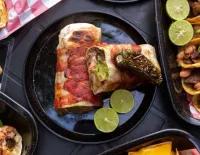 Infografía. Nuestros lectores nos recomendaron 7 burritos gigantes y llenadores en NL: tortillas de más de 30cm rellenas de carne y queso. ¿Cuántos puedes?