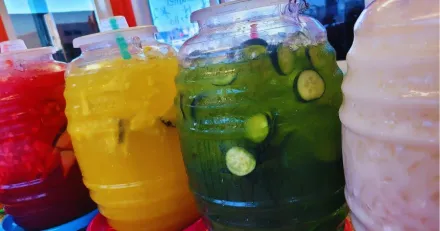 Ruta de mercados. La Florida: jueves y sábados por la mañana, conocido por sus pacas de ropa, lotería, desayunos, aguas frescas, gorditas, menudo, barbacoa y más