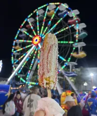 No es tu imaginación: el elote de feria es una cosa y el elote de puesto es otra. ¿Por qué la comida de feria tiene un sabor diferente a la comida de siempre? — Gastronomía en Monterrey, Nuevo León