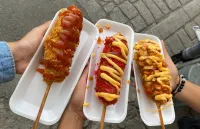 ¿Será que las banderillas coreanas se convierten en el próximo snack de moda? Aquí 3 puestos nuevos que las ofrecen en Cumbres y Monterrey — Gastronomía en Monterrey, Nuevo León