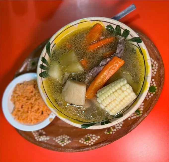 Para los 'Godínez': visitamos el Centro de Monterrey y encontramos 3 opciones de comidas corridas en Garibaldi con servicio rápido y buena relación calidad-precio