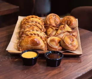 08/04 Día de la empanada. Nuestros lectores nos recomendaron 3 opciones de empanadas argentinas caseras con sabor auténtico en San Pedro, Cumbres y Monterrey Sur — Gastronomía en Monterrey, Nuevo León