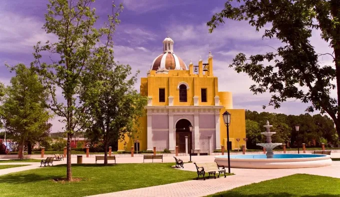 Recorridos por NL. Montemorelos, entre pueblo y ciudad, tradición y novedad: tacos de carne asada, jugos frescos y cocina internacional