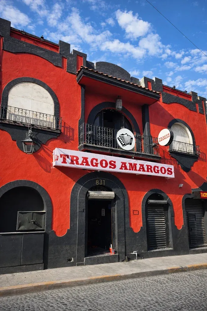 En Barrio Antiguo ya hay cantinas especializadas en música norteña. "Tragos Amargos" recién abre sus puertas y celebrará con grupos, pista y DJ el 10 y 11 de abril